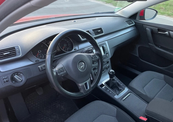 Volkswagen Passat cena 25900 przebieg: 242000, rok produkcji 2012 z Nidzica małe 379